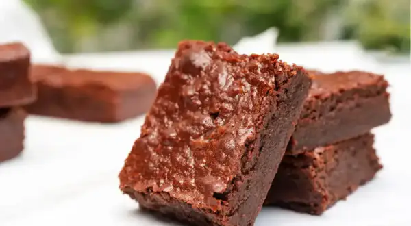 Délicieux brownies au chocolat, parfaits pour une recette facile et gourmande.