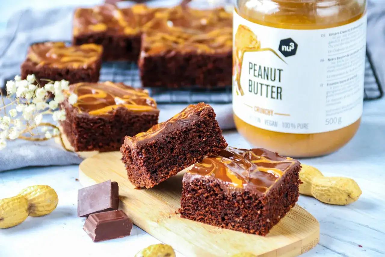 Gourmandises au chocolat et beurre de cacahuète, un délice pour les amateurs de gateau beurre de cacahuète.