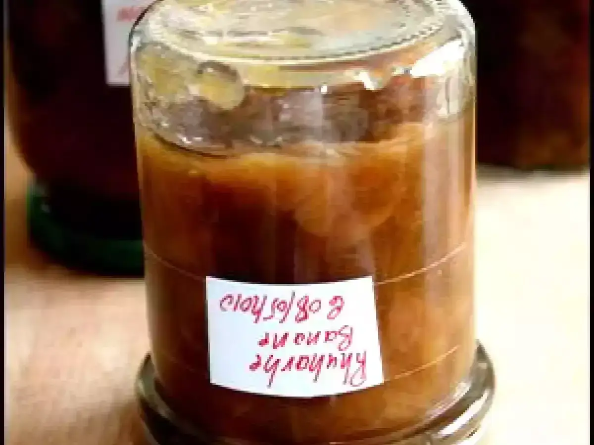 Bocal de confiture maison, étiquette manuscrite 