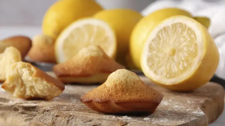 Madeleines de Commercy bien bombées, la recette au citron